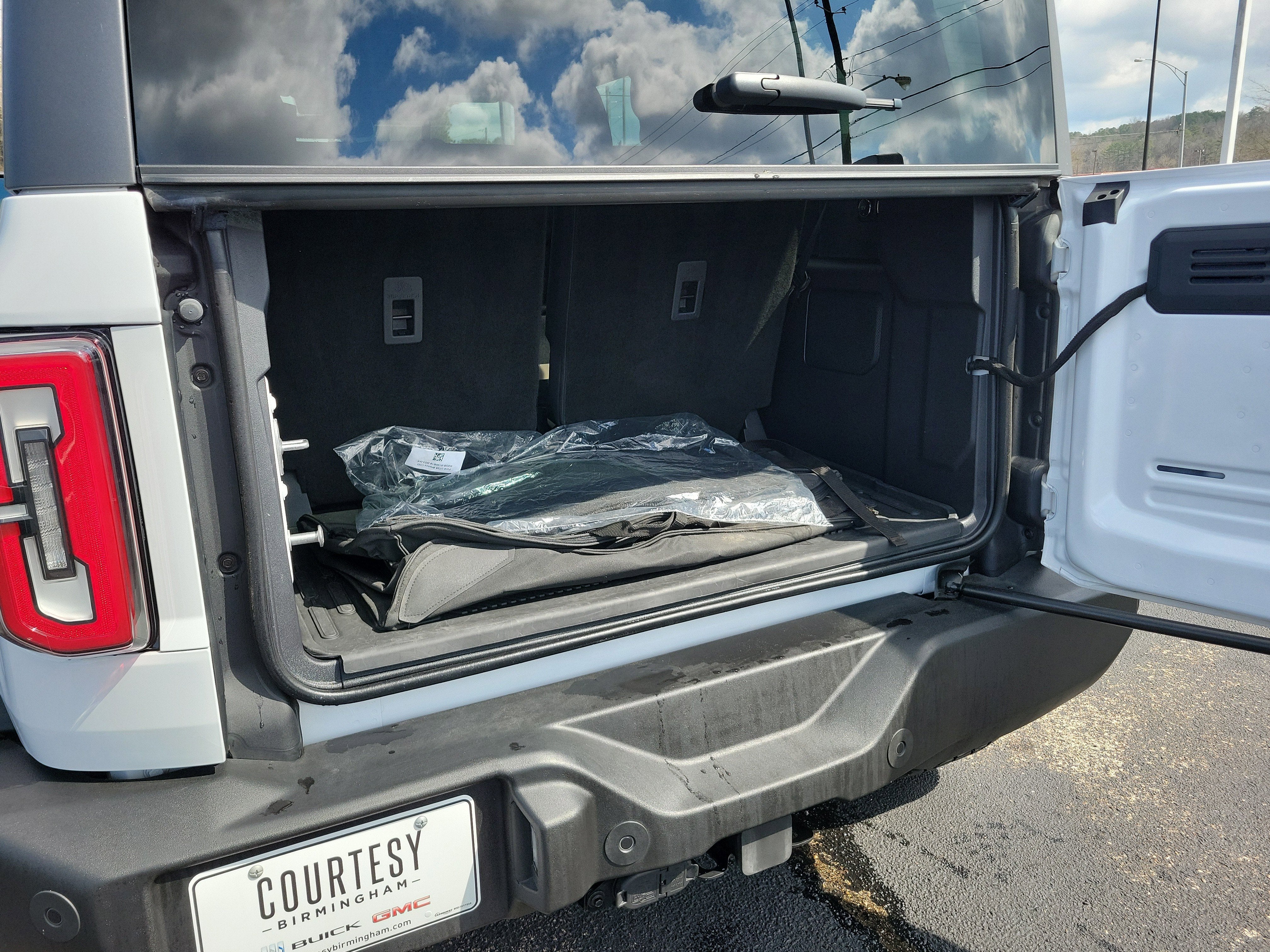 2023 Ford Bronco Base