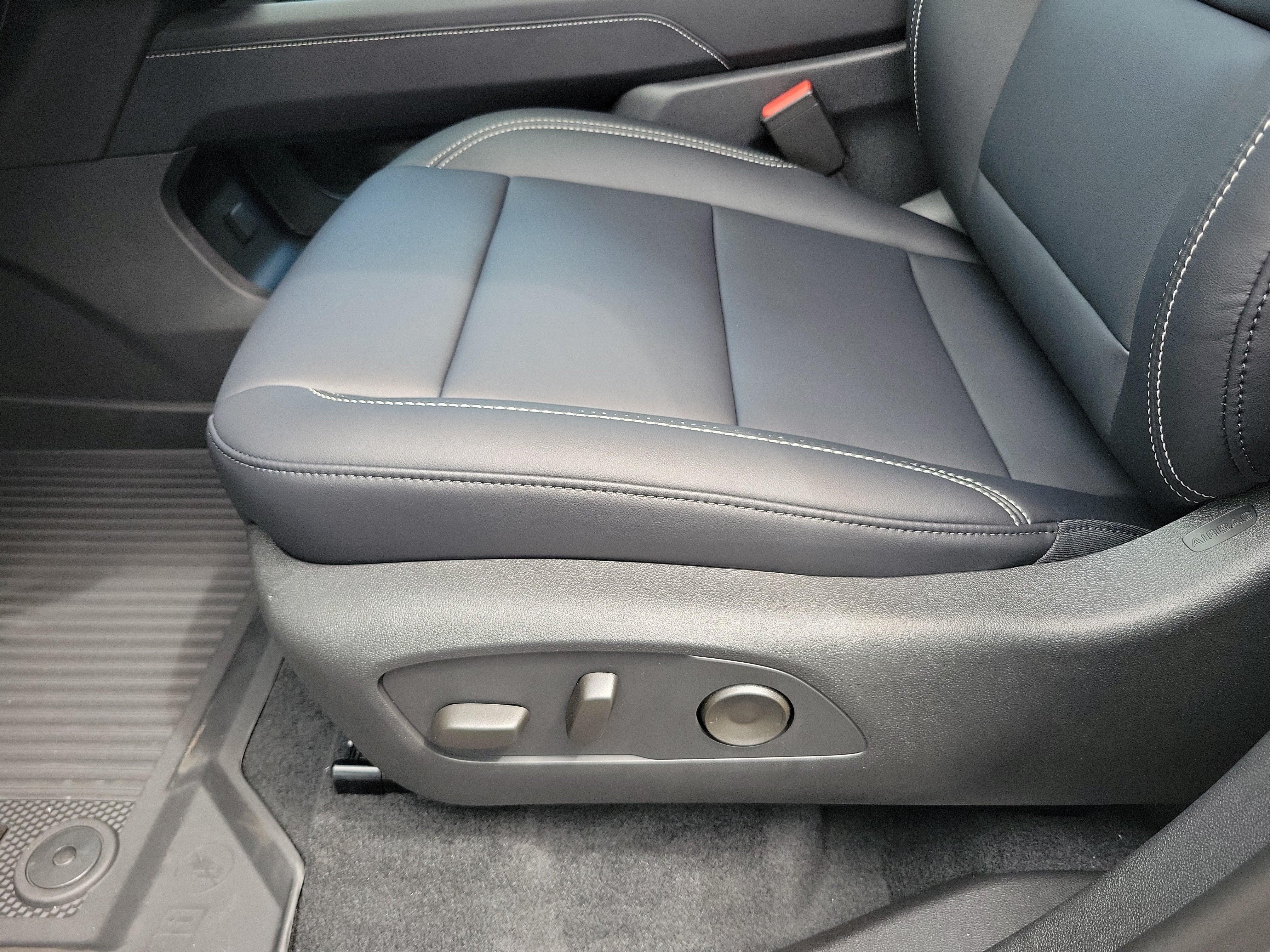 2026 GMC Acadia Elevation - Photo 13