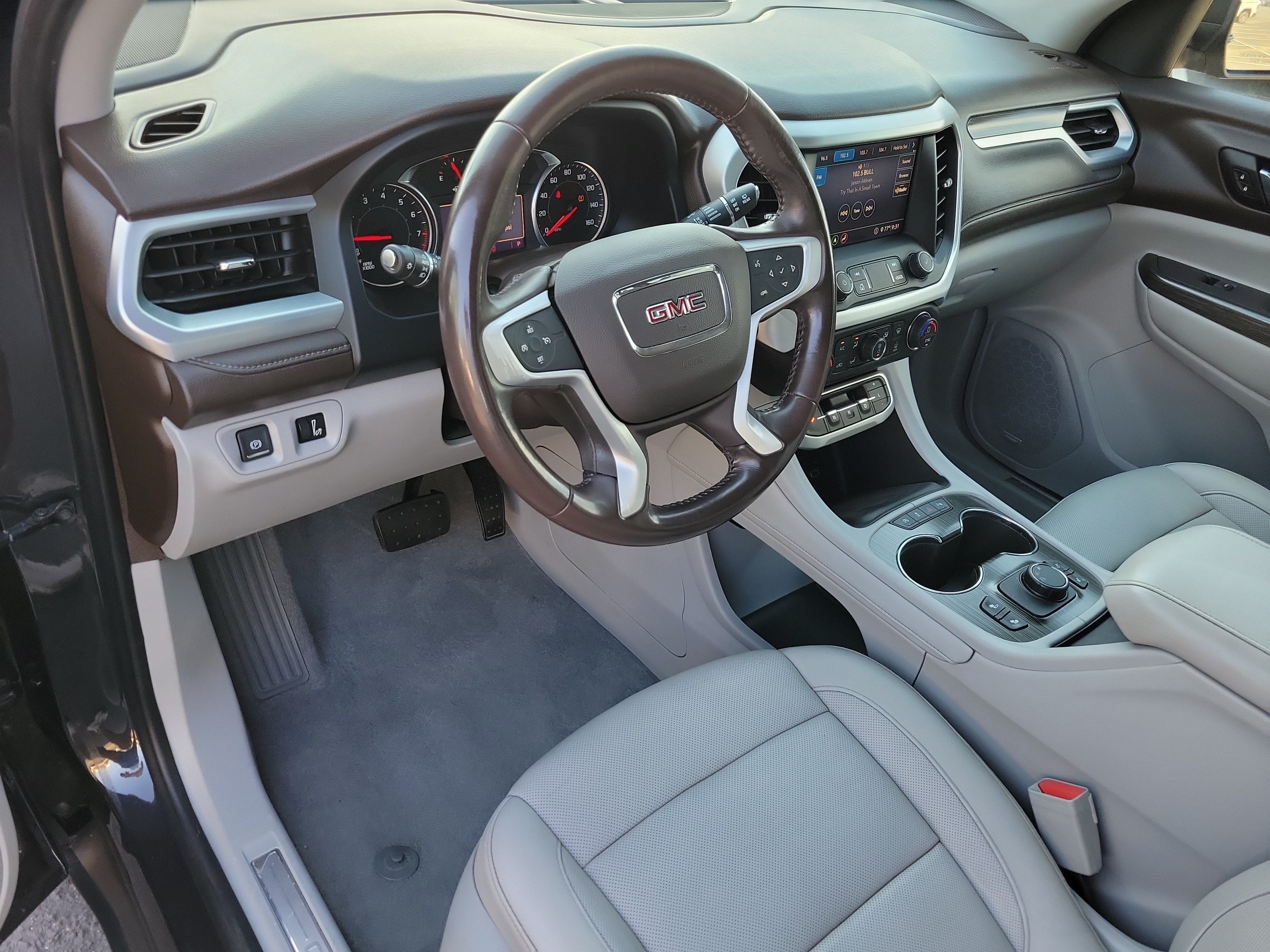2020 GMC Acadia SLT