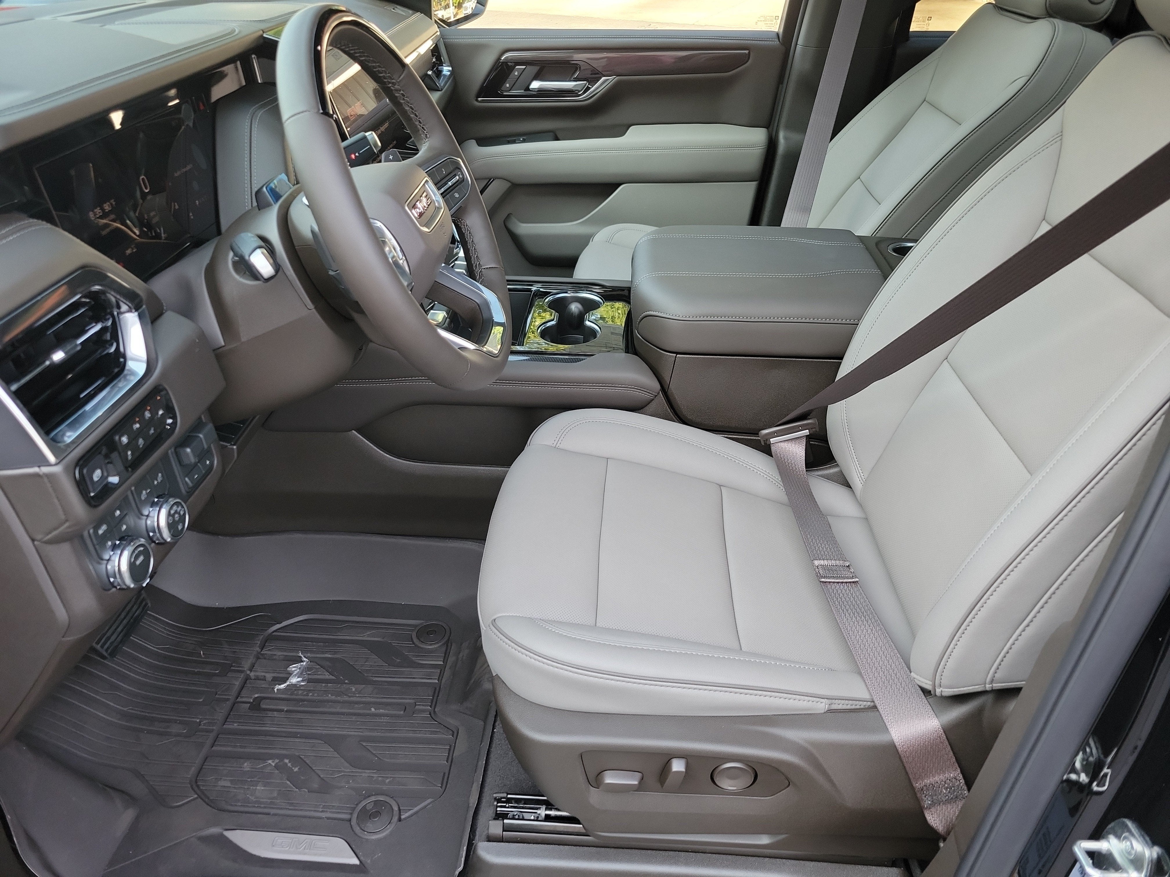 2026 GMC Yukon XL Elevation - Photo 10