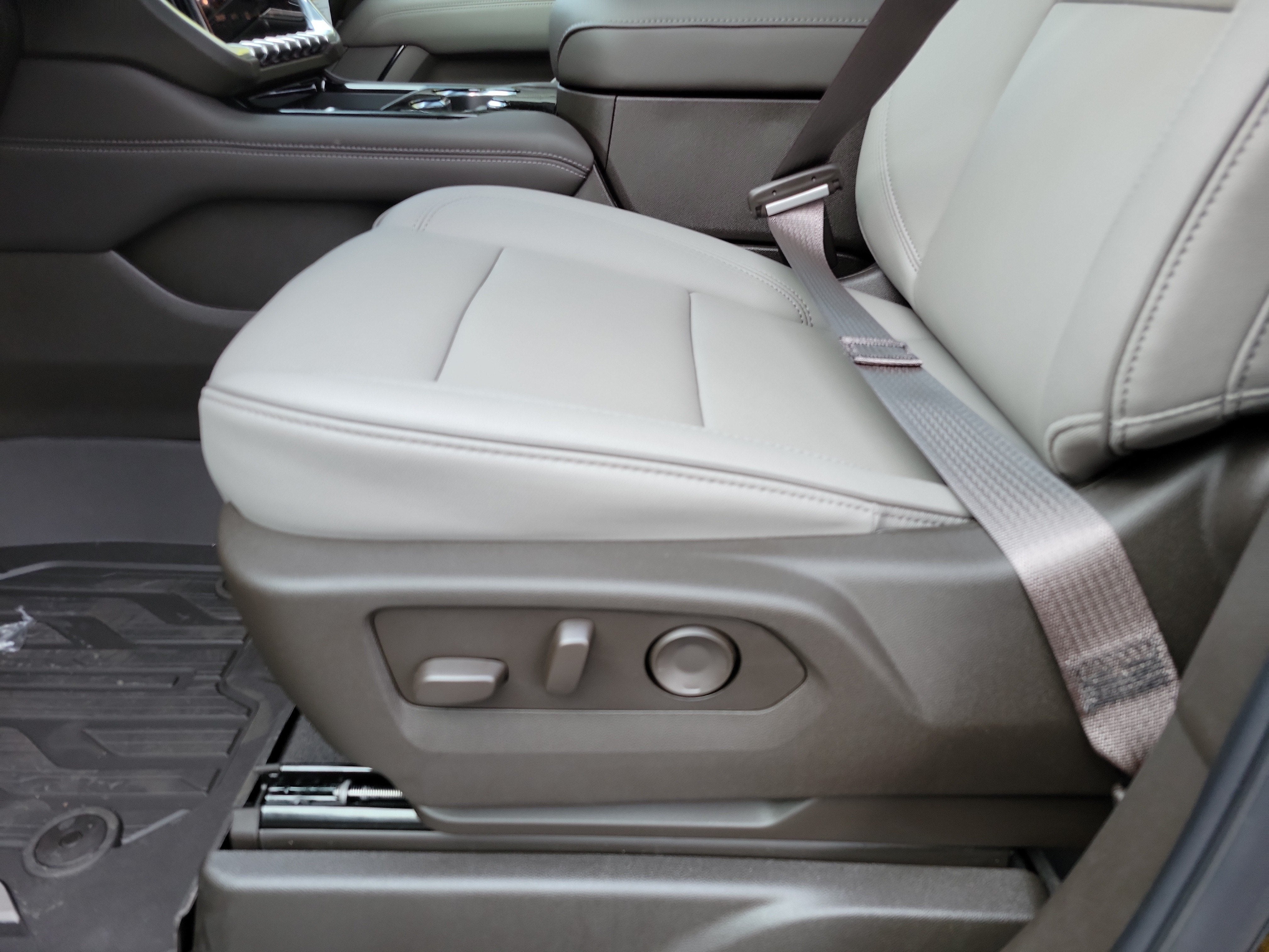 2026 GMC Yukon XL Elevation - Photo 11