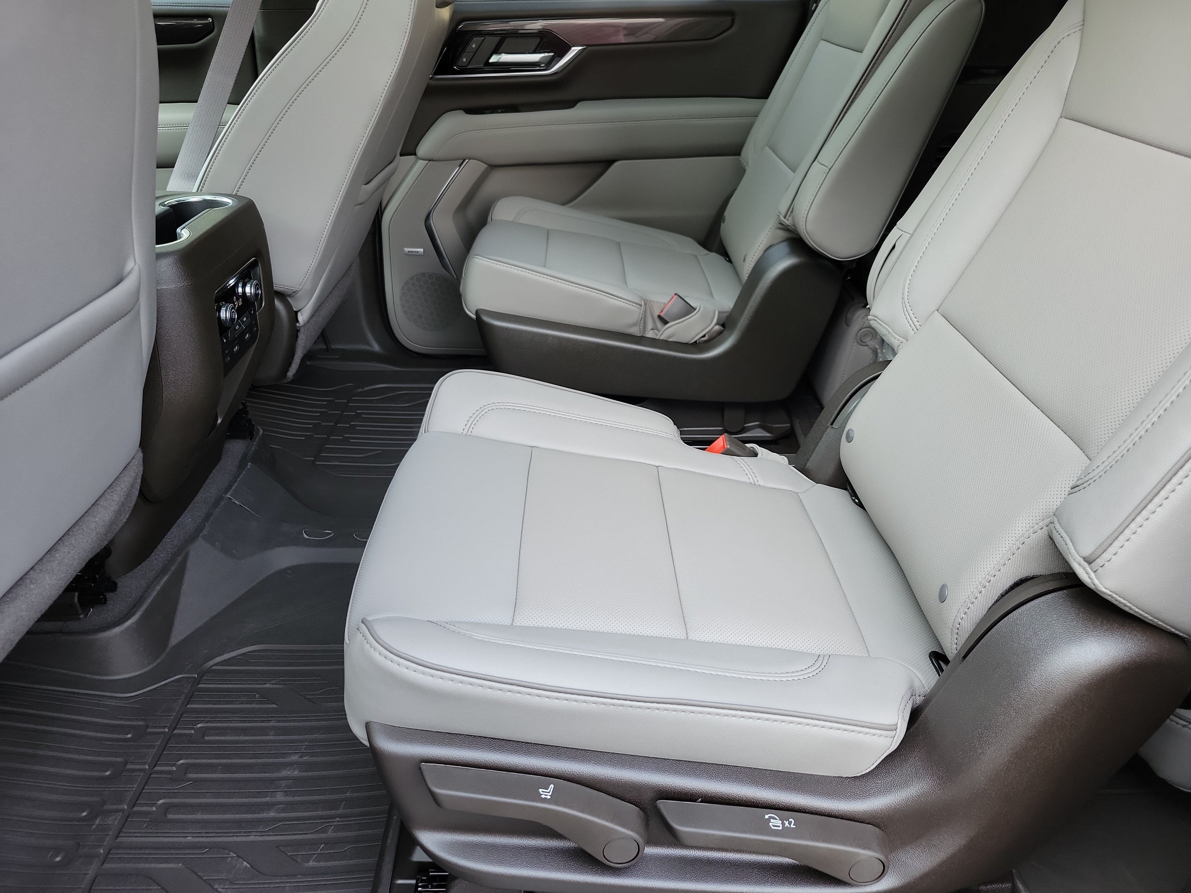 2026 GMC Yukon XL Elevation - Photo 15