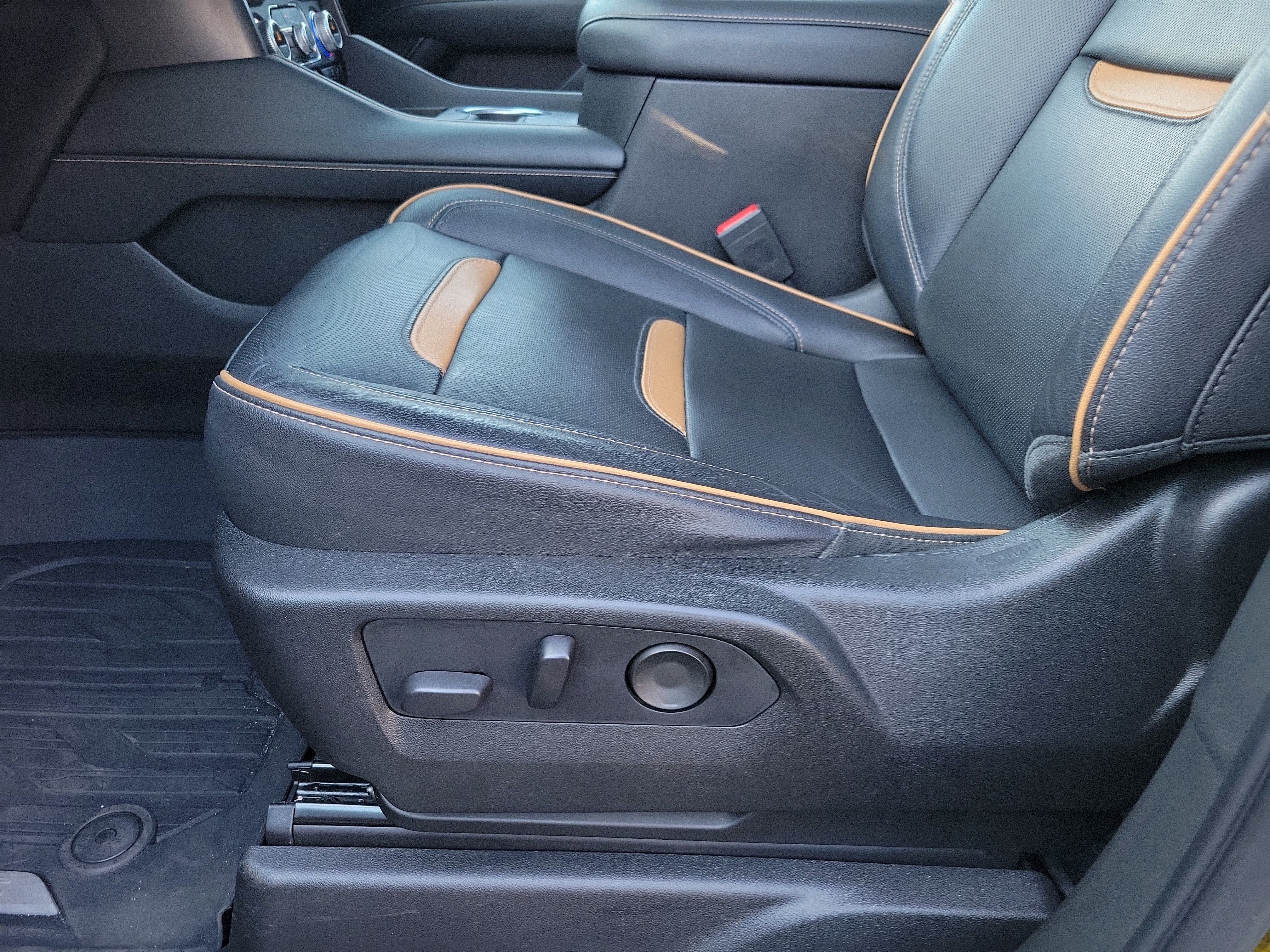 2021 GMC Yukon XL AT4