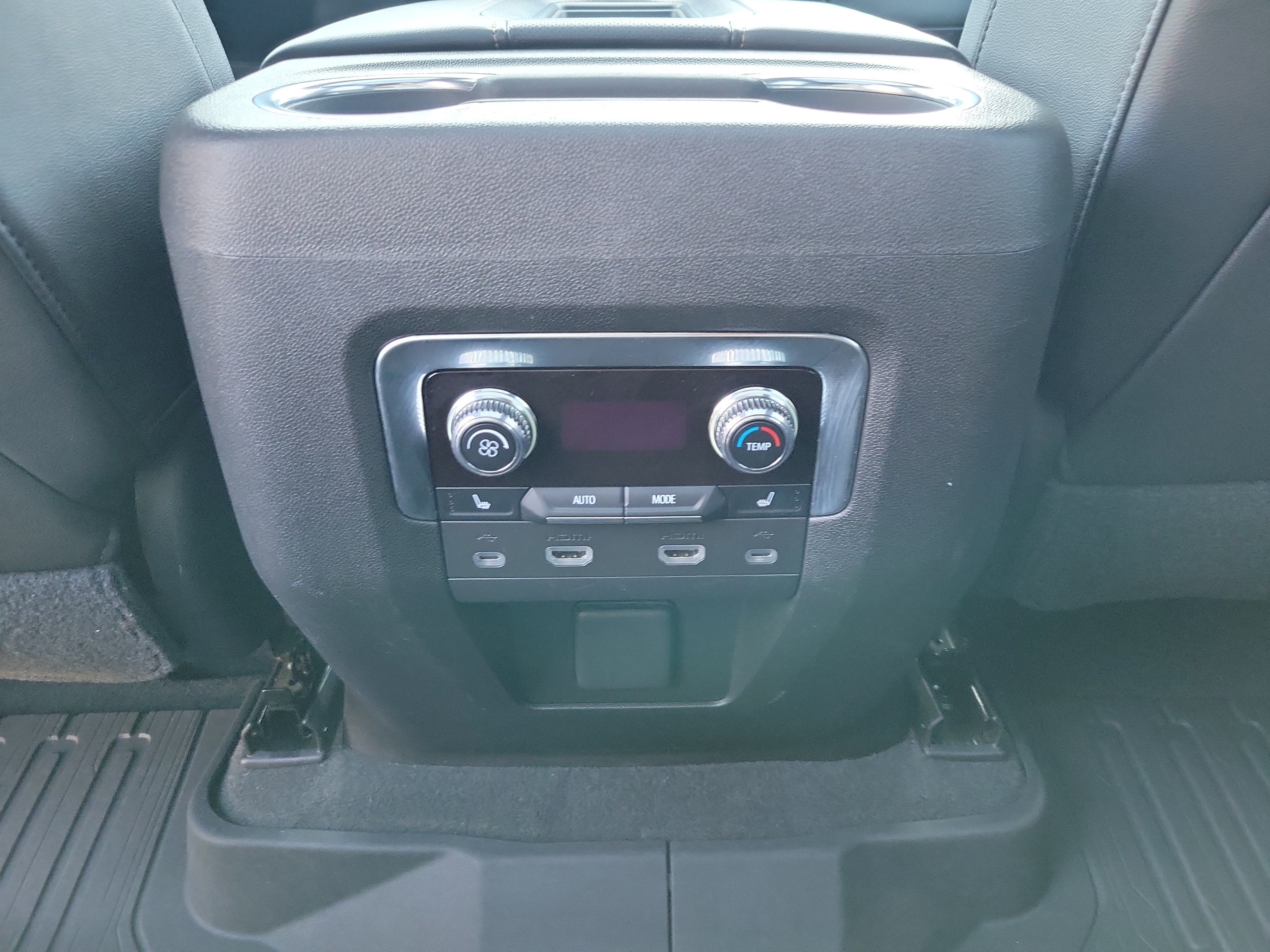 2021 GMC Yukon XL AT4