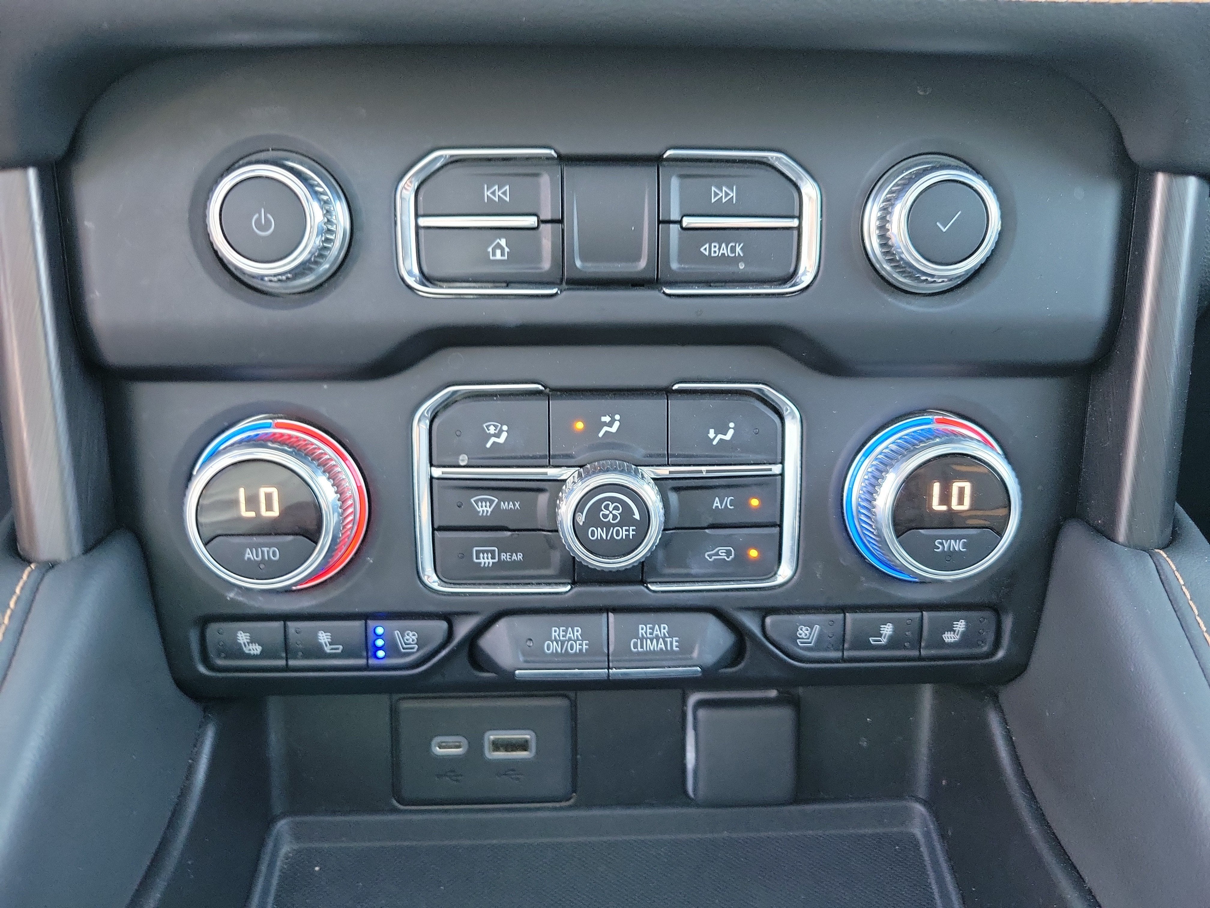 2021 GMC Yukon XL AT4