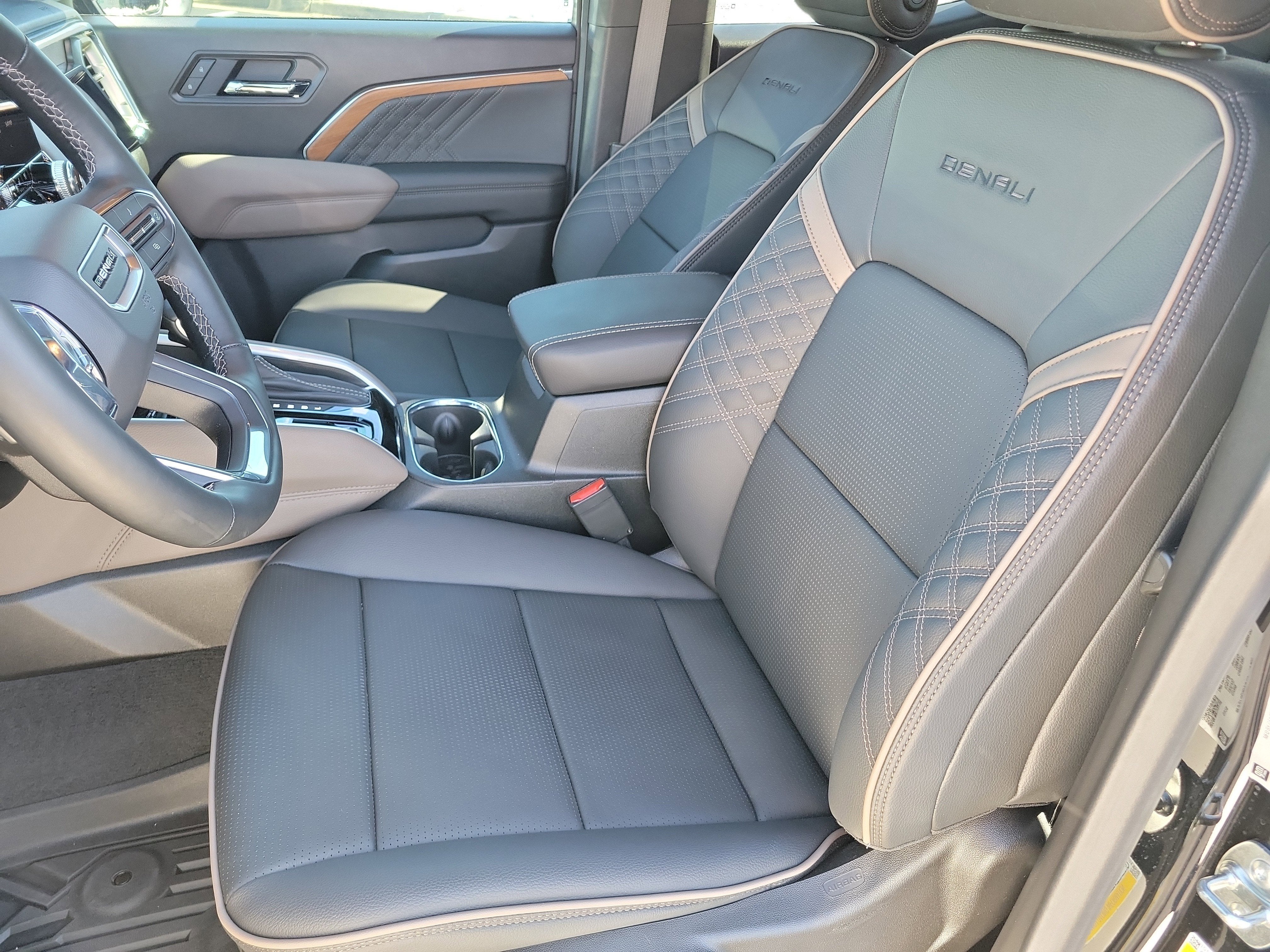 2025 GMC Canyon Denali