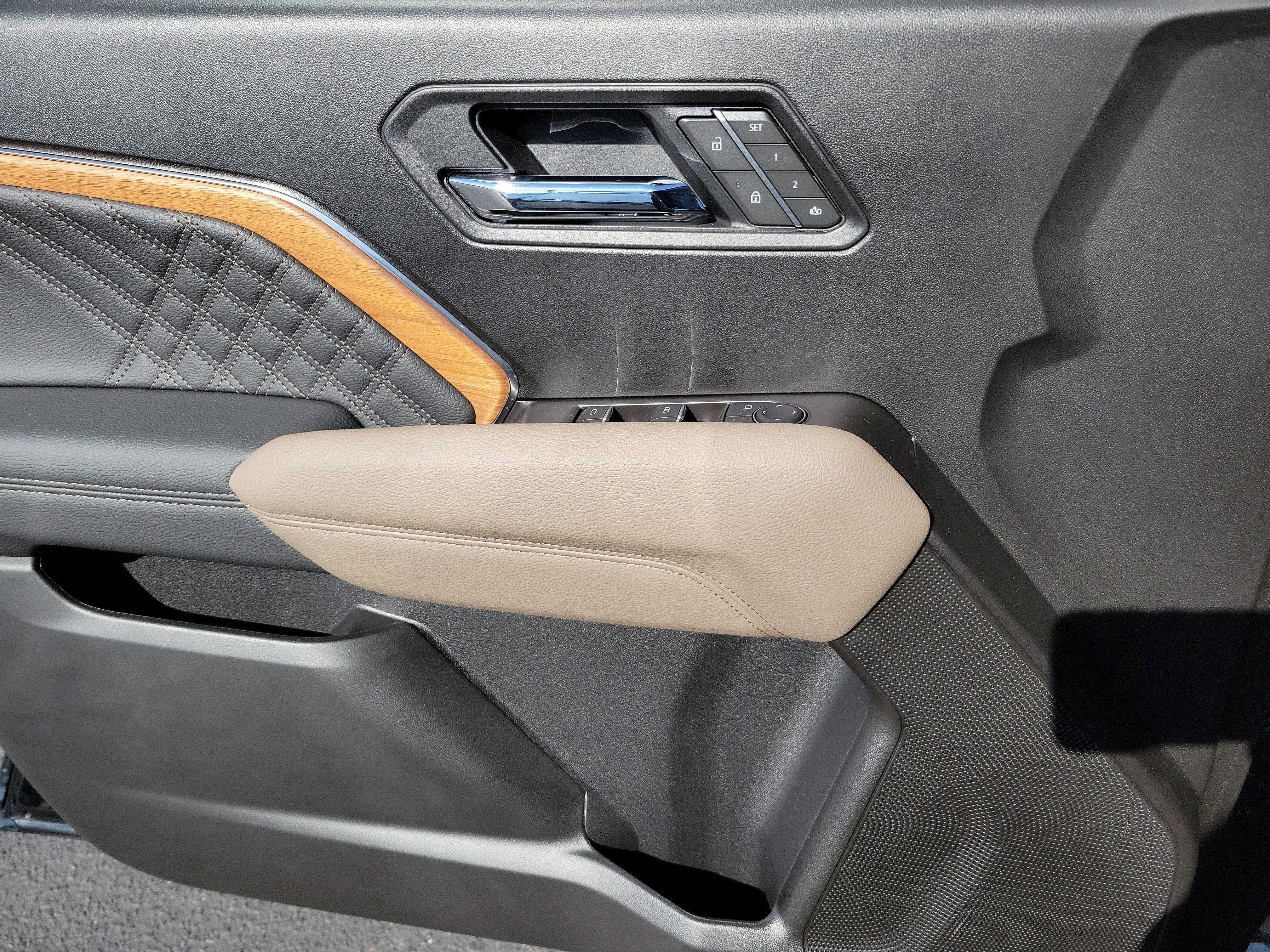 2025 GMC Canyon Denali