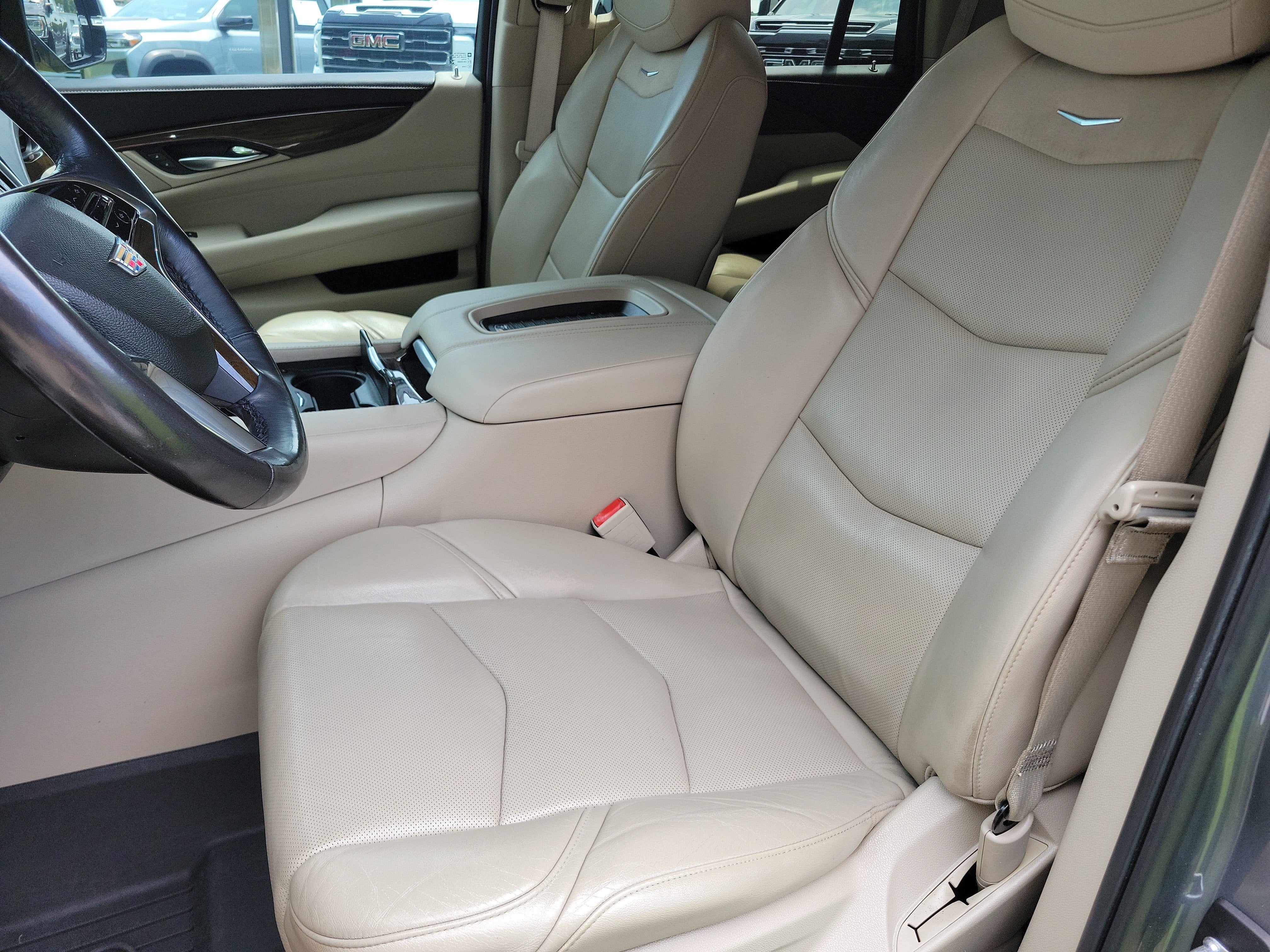 2019 Cadillac Escalade Luxury