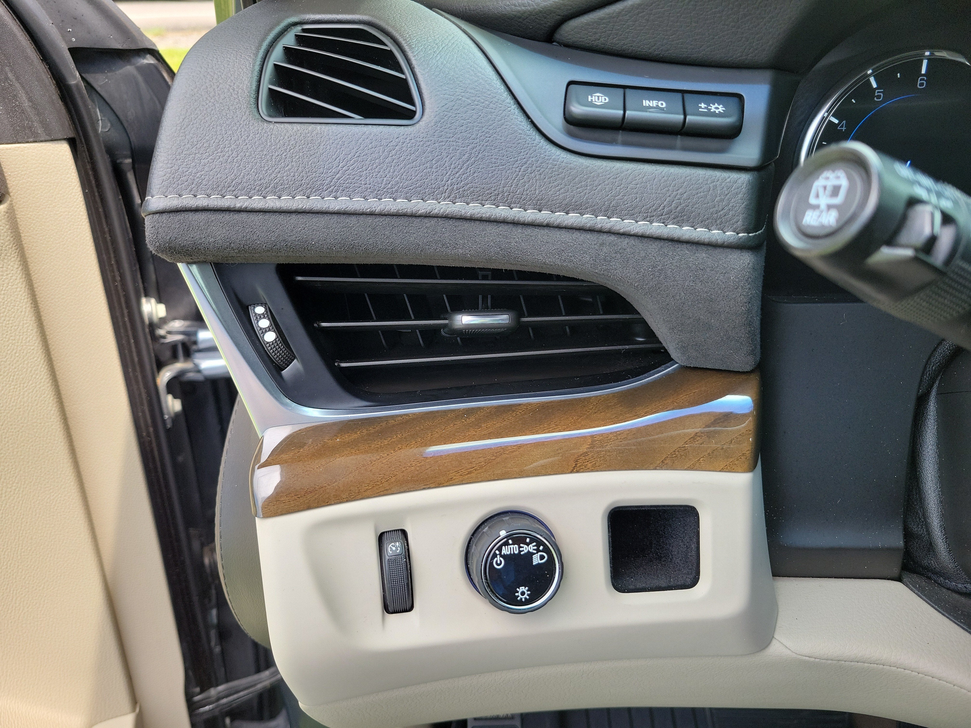 2019 Cadillac Escalade Luxury