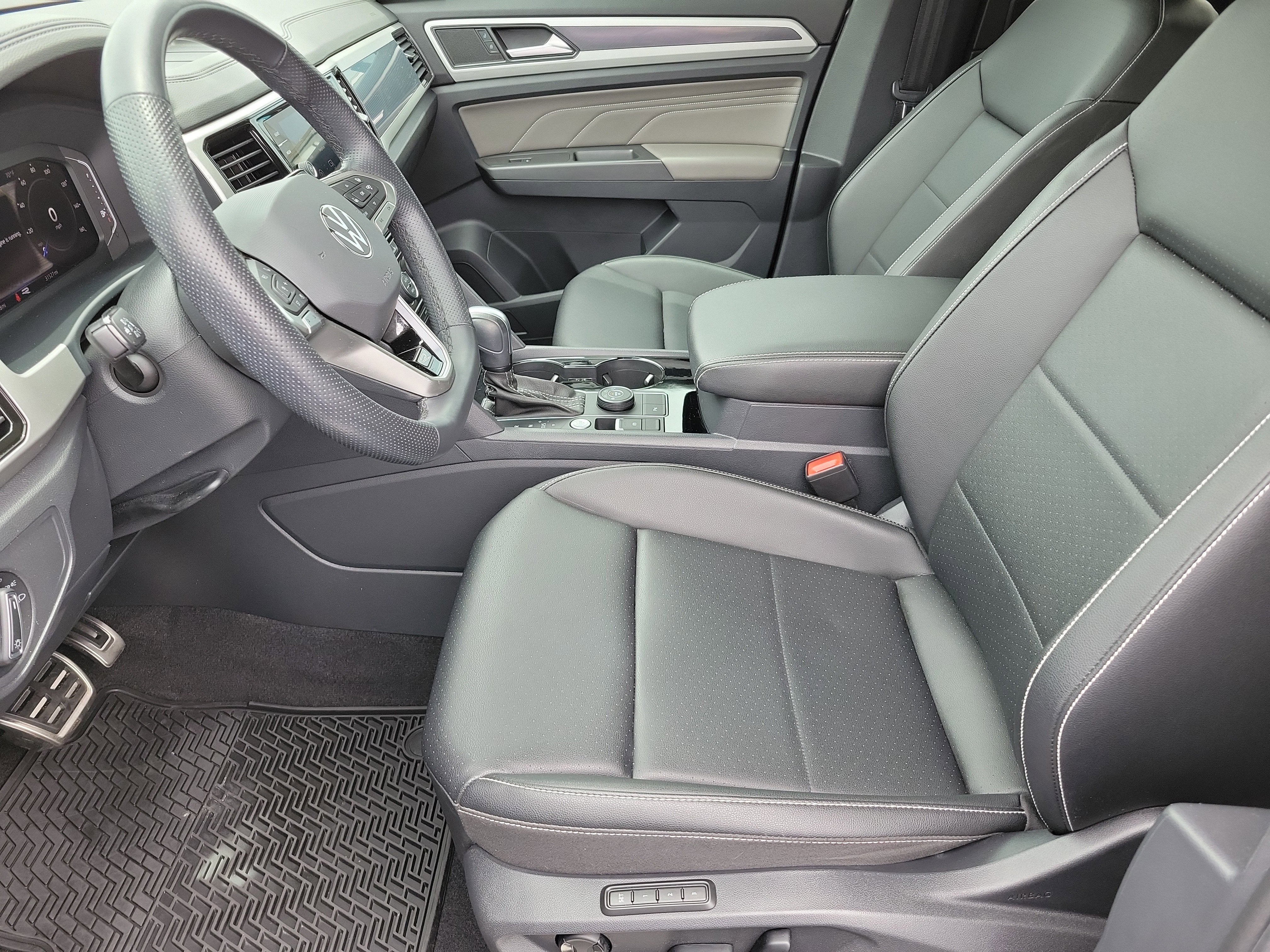 2023 Volkswagen Atlas 3.6L V6 SEL R-Line Black