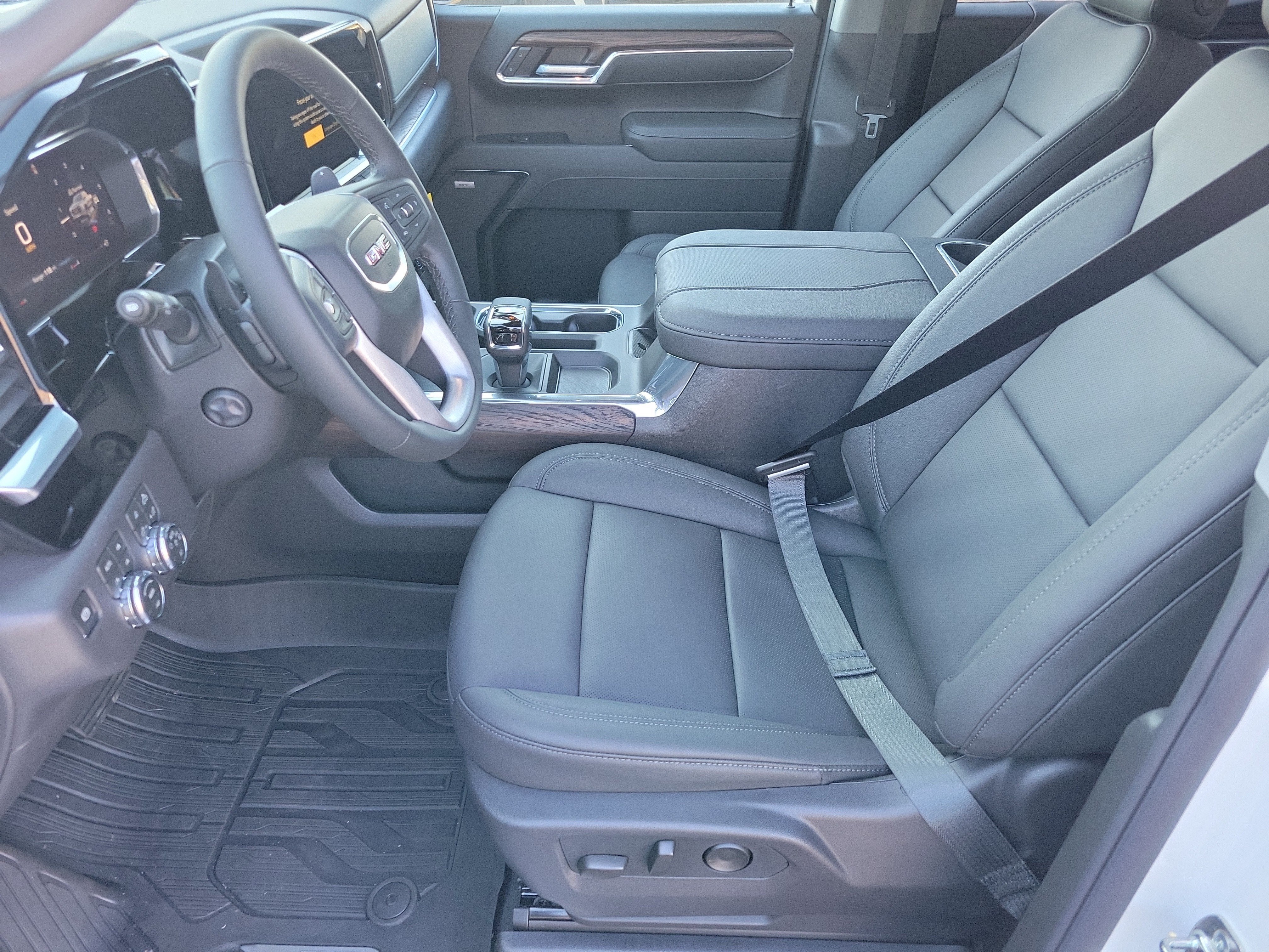 2026 GMC Sierra 1500 SLT - Photo 10