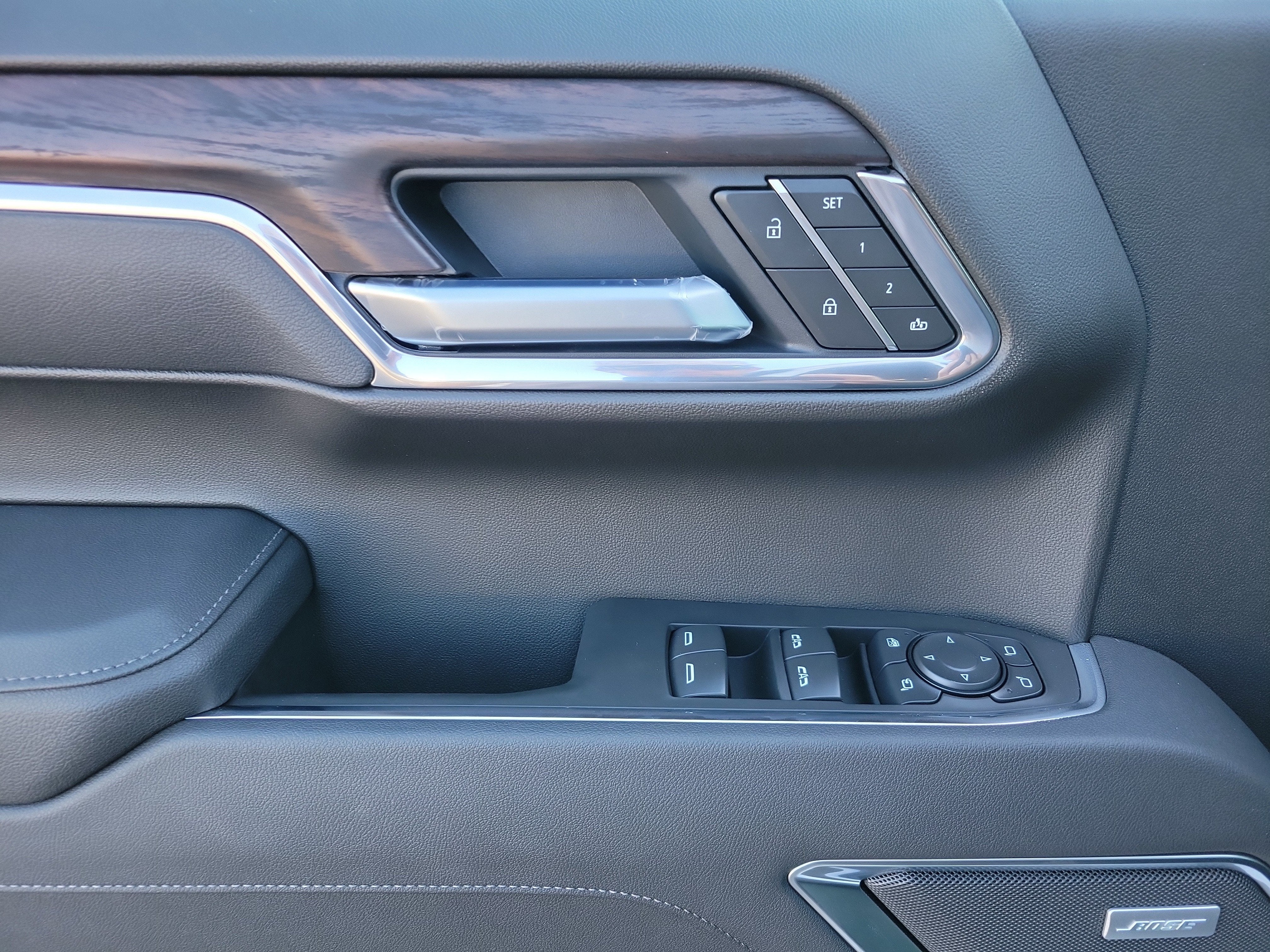 2026 GMC Sierra 1500 SLT - Photo 13