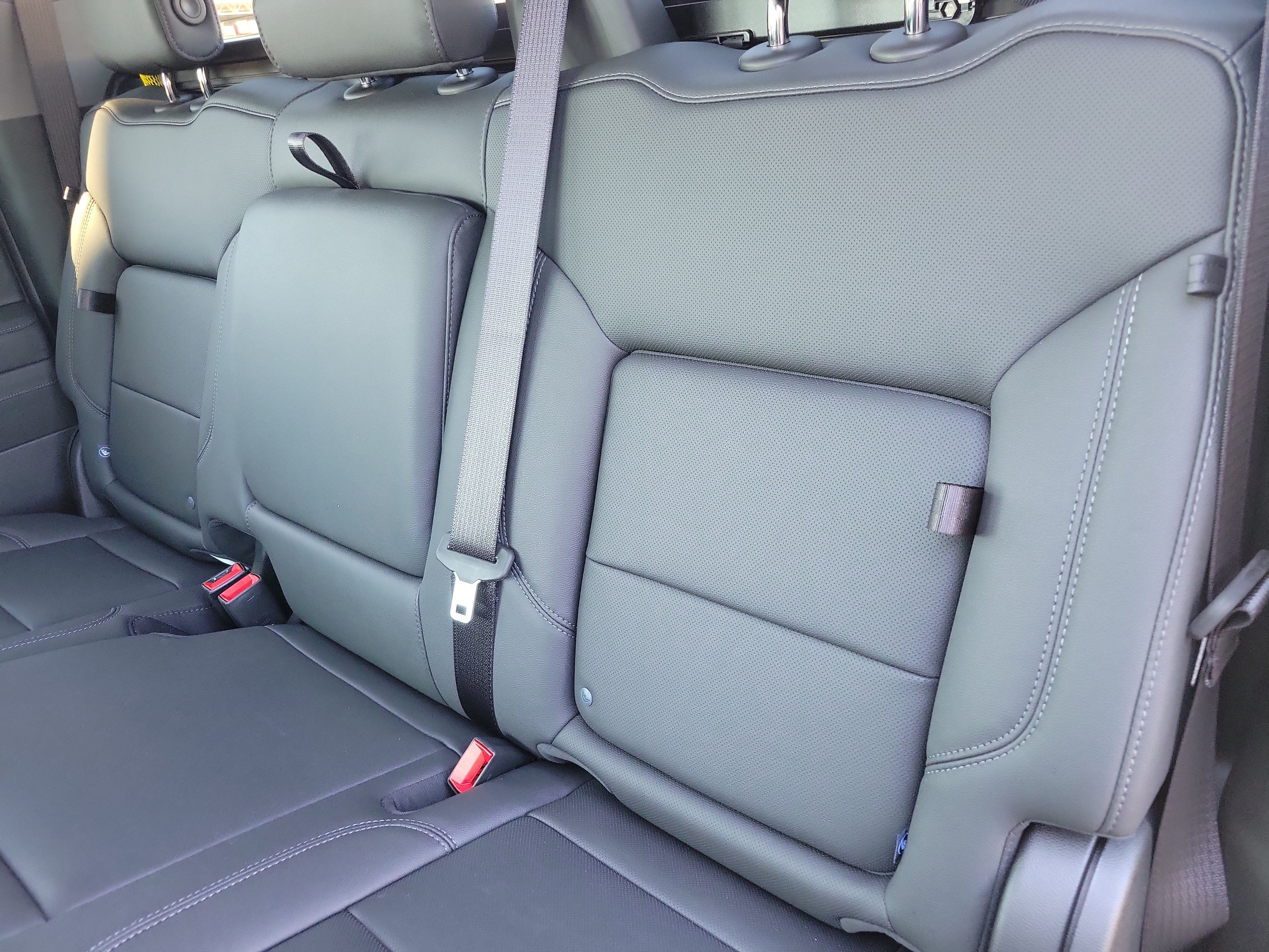 2026 GMC Sierra 1500 SLT - Photo 15