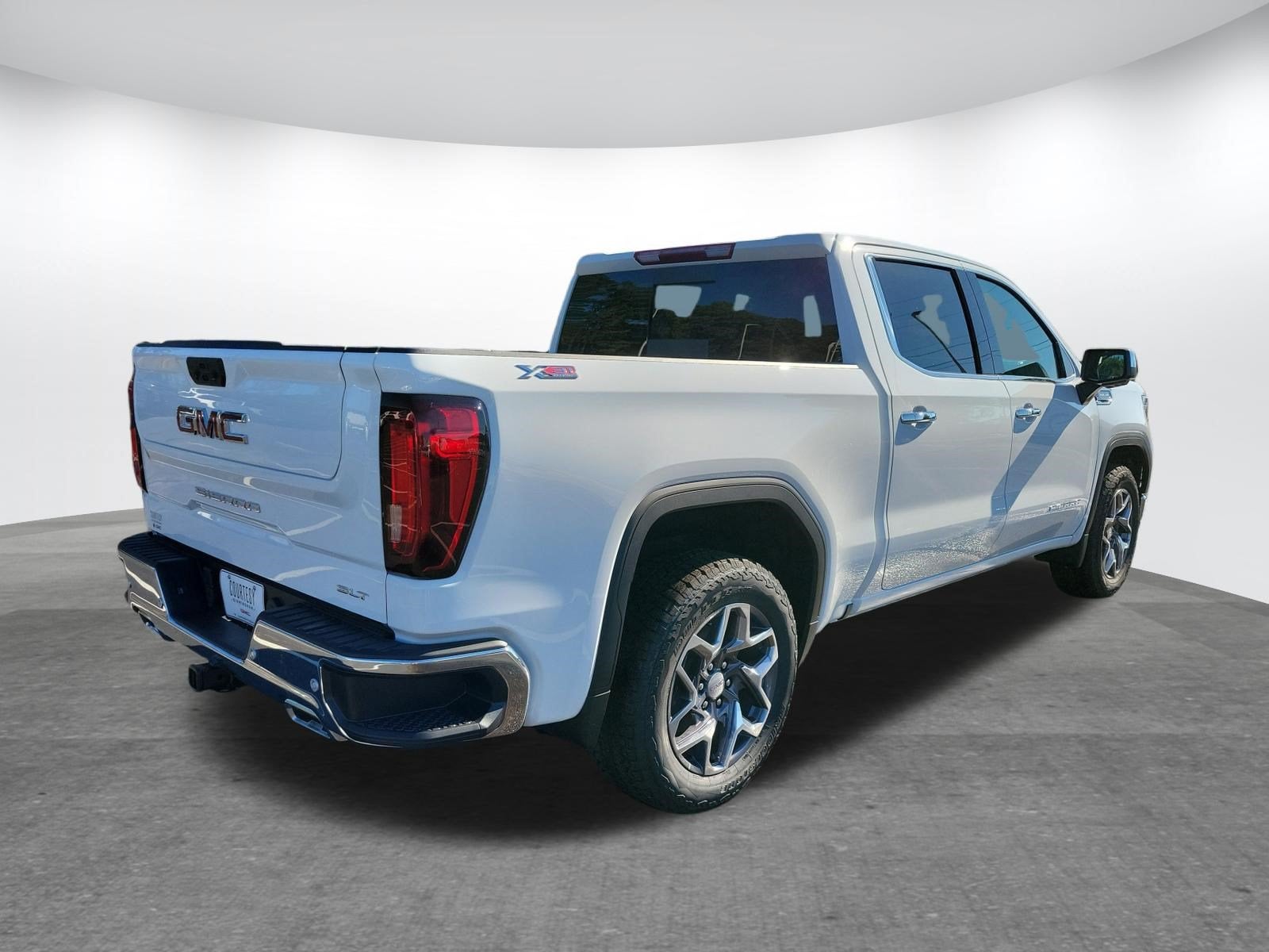 2026 GMC Sierra 1500 SLT - Photo 7