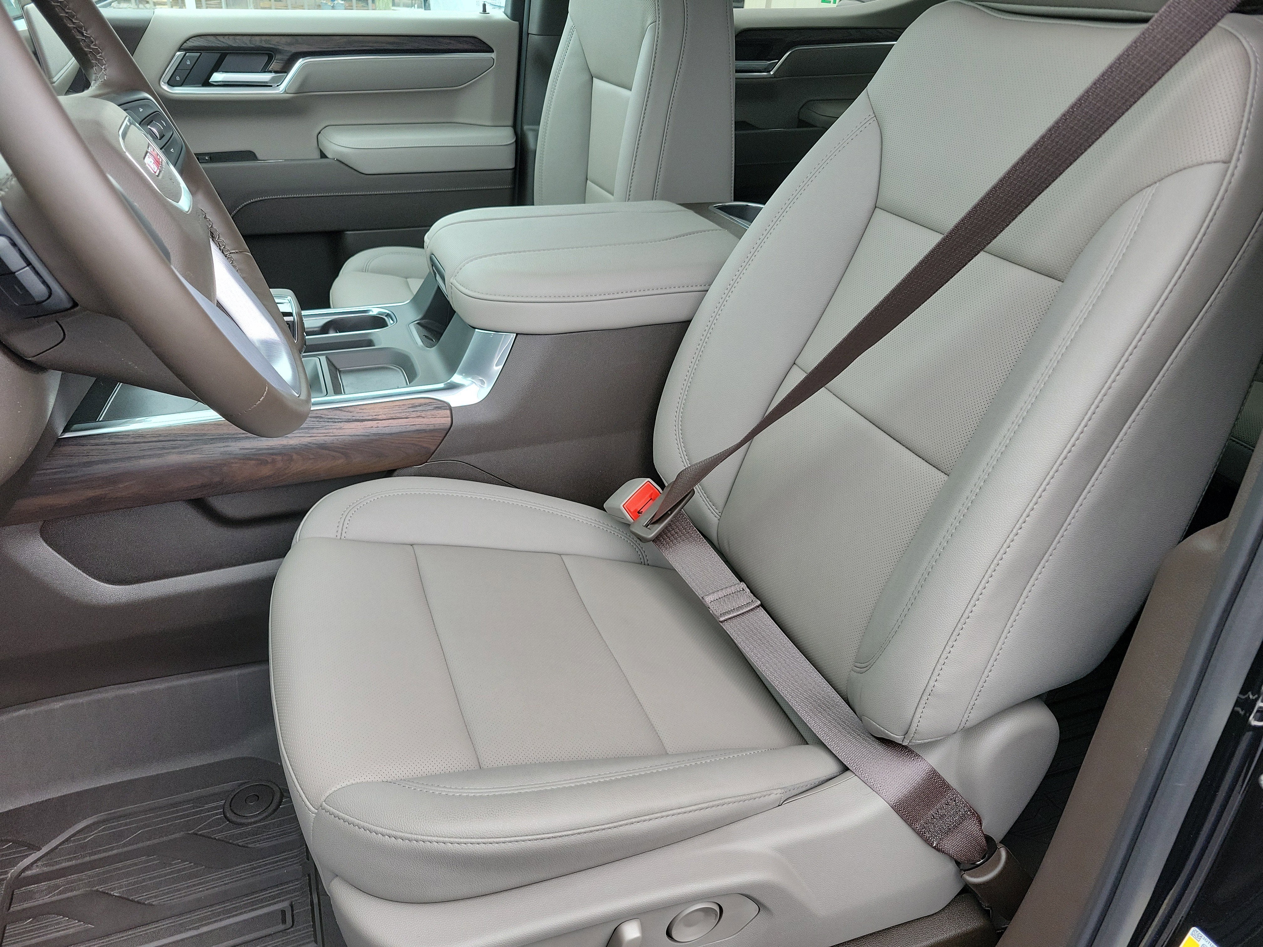 2026 GMC Sierra 1500 SLT - Photo 12