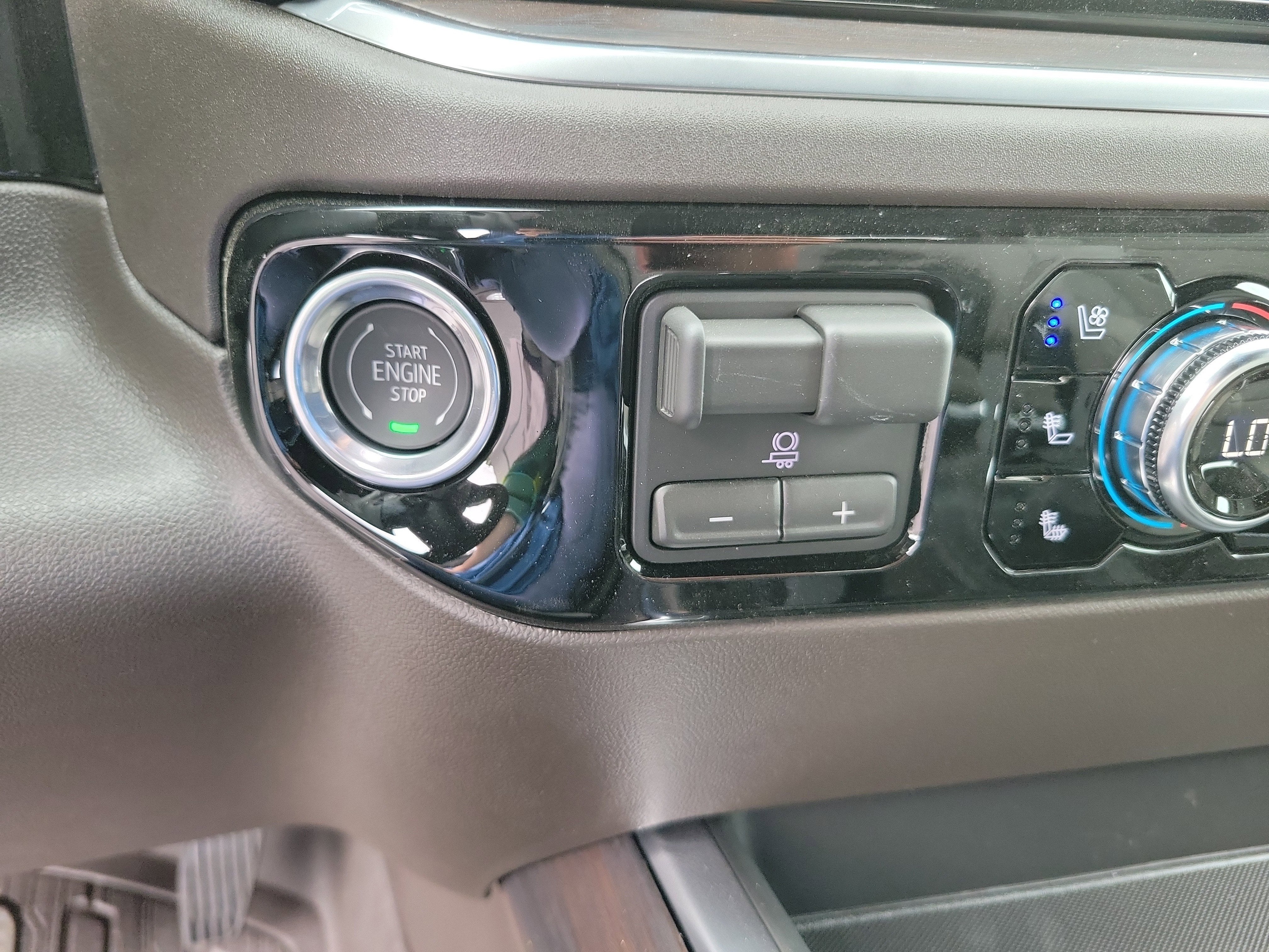 2026 GMC Sierra 1500 SLT - Photo 21