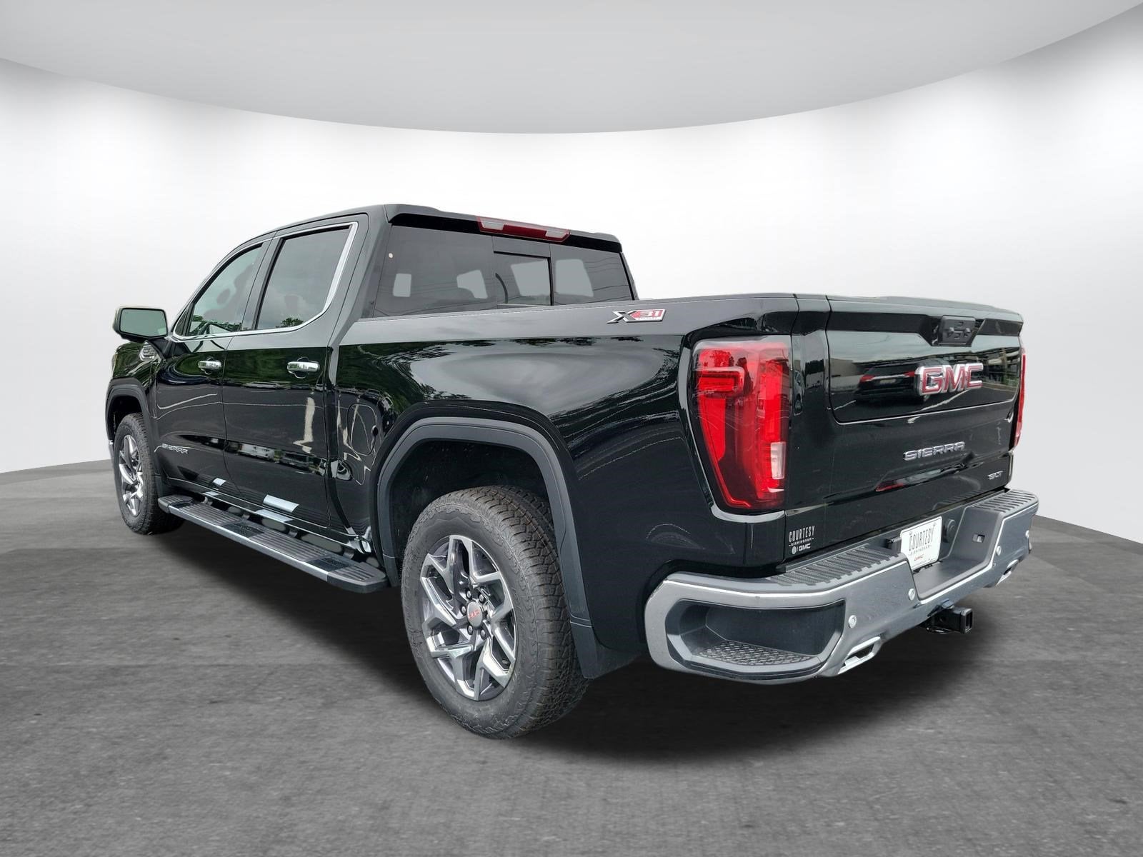 2026 GMC Sierra 1500 SLT - Photo 6
