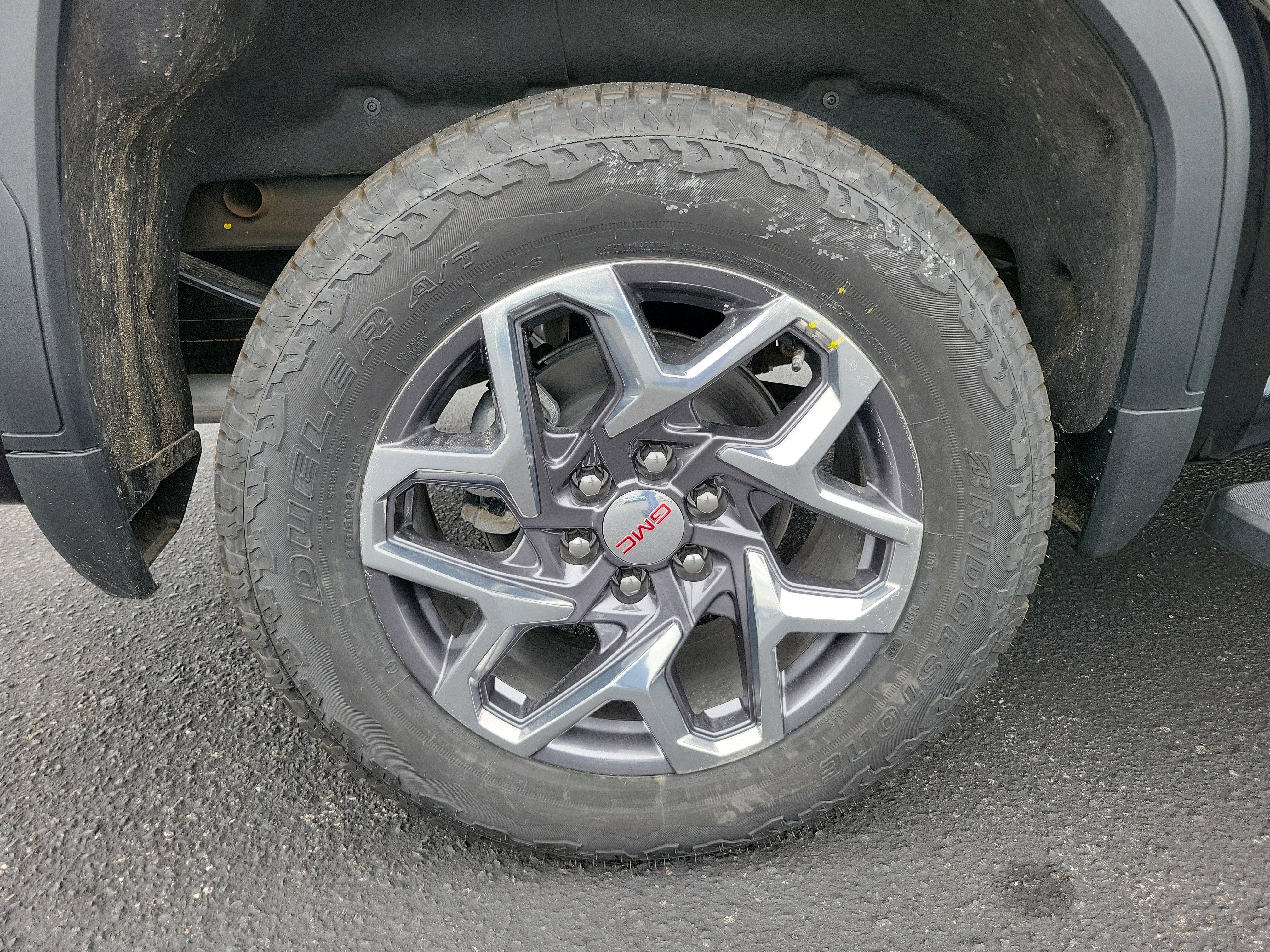 2026 GMC Sierra 1500 SLT - Photo 9