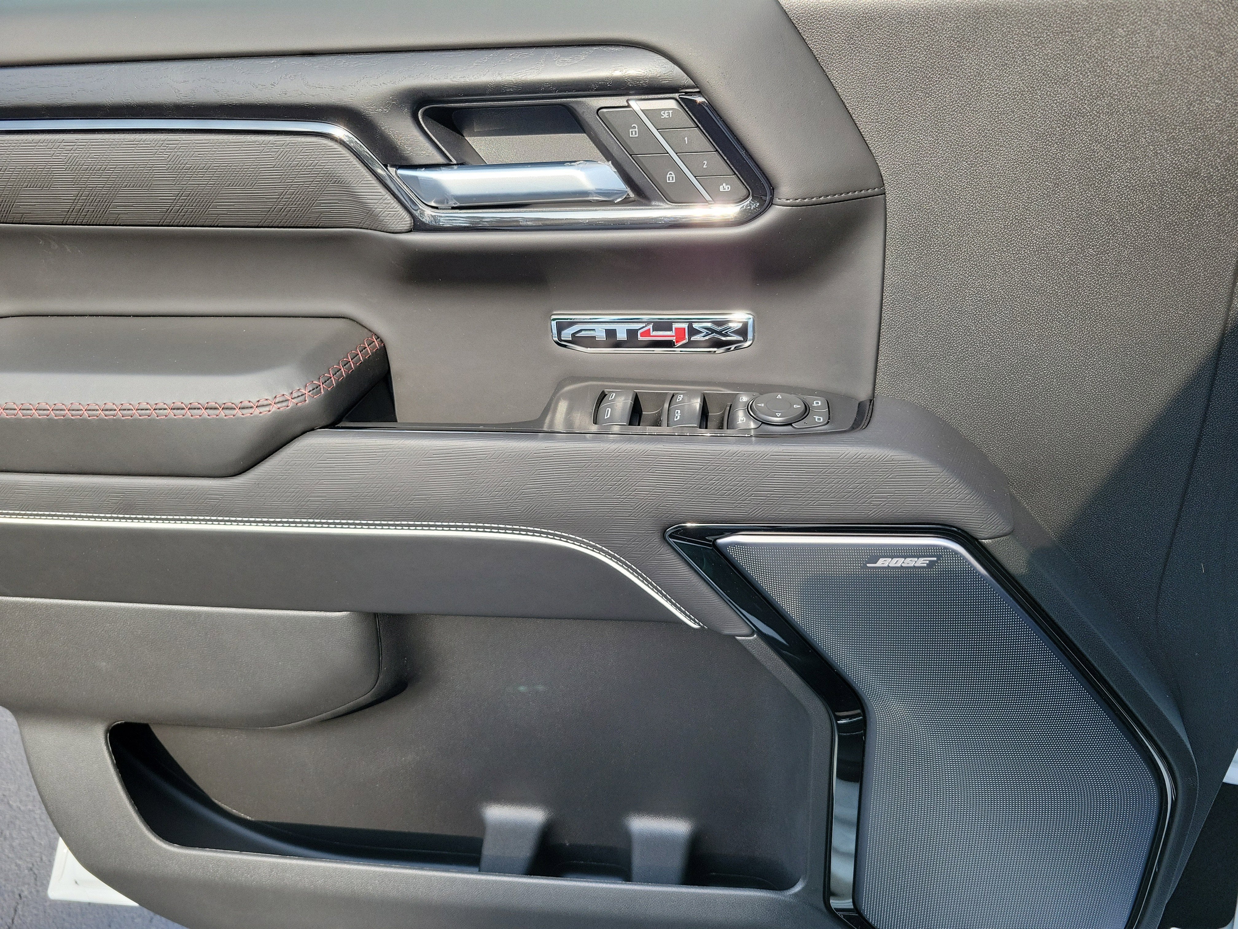 2025 GMC Sierra 1500 AT4X