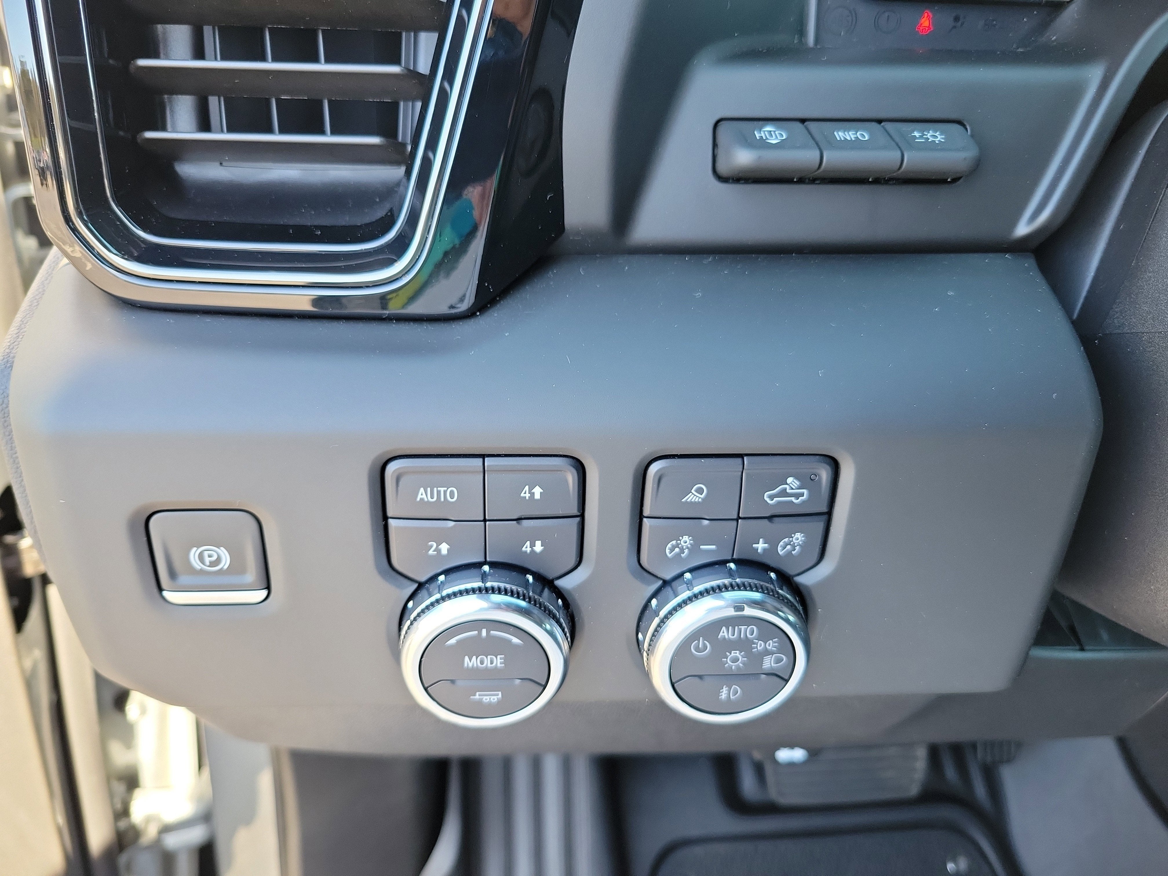 2025 GMC Sierra 1500 AT4X