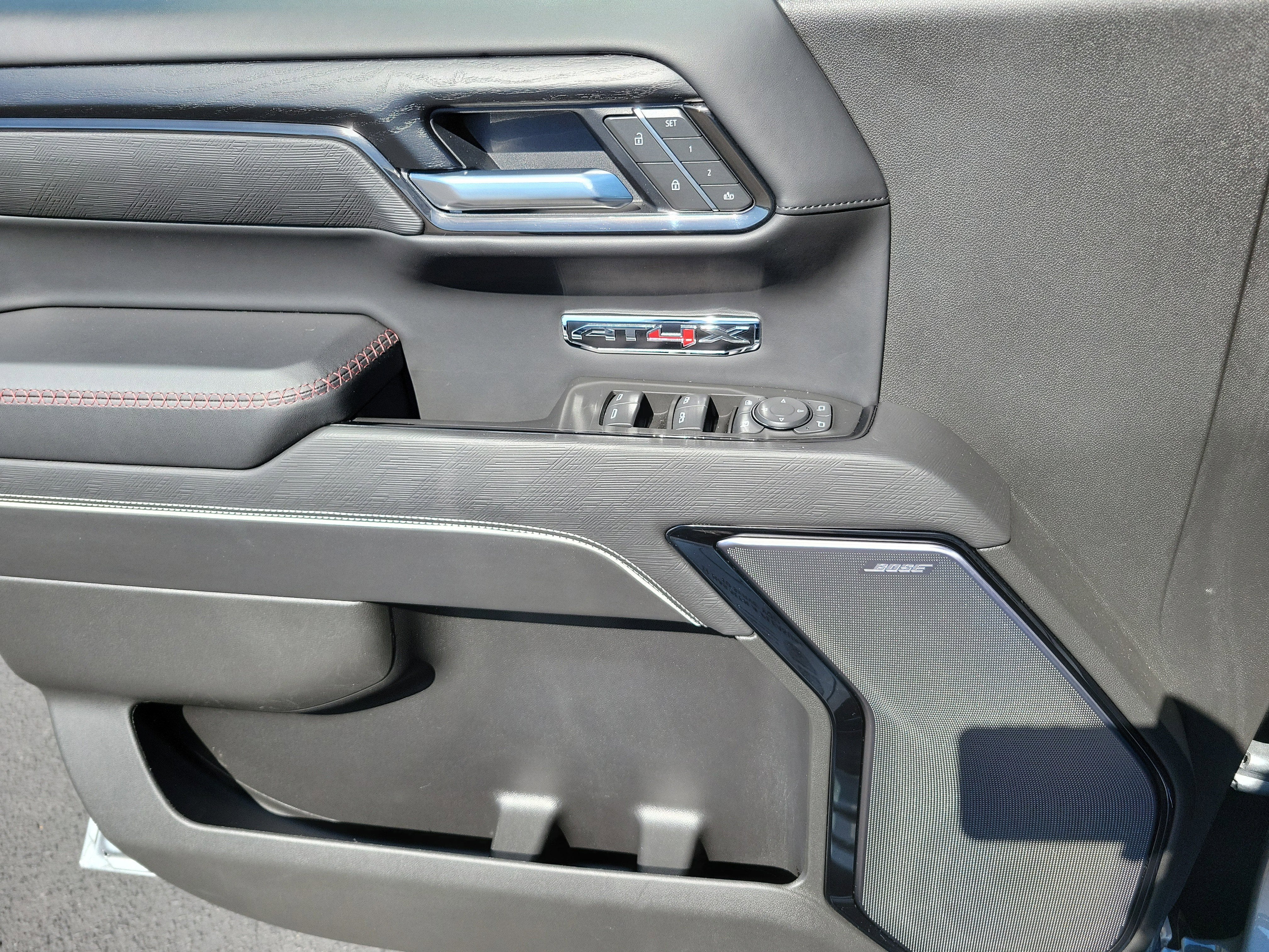 2025 GMC Sierra 1500 AT4X