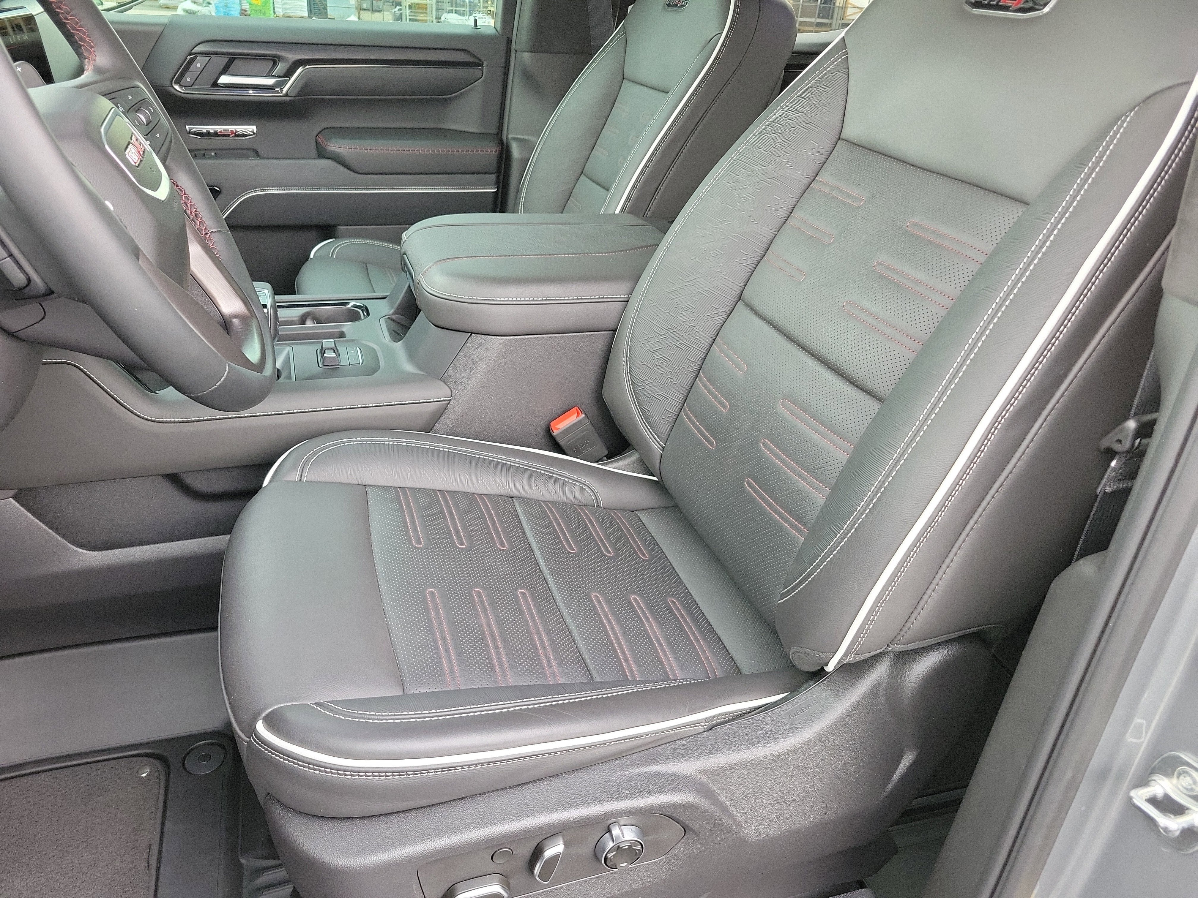 2025 GMC Sierra 1500 AT4X