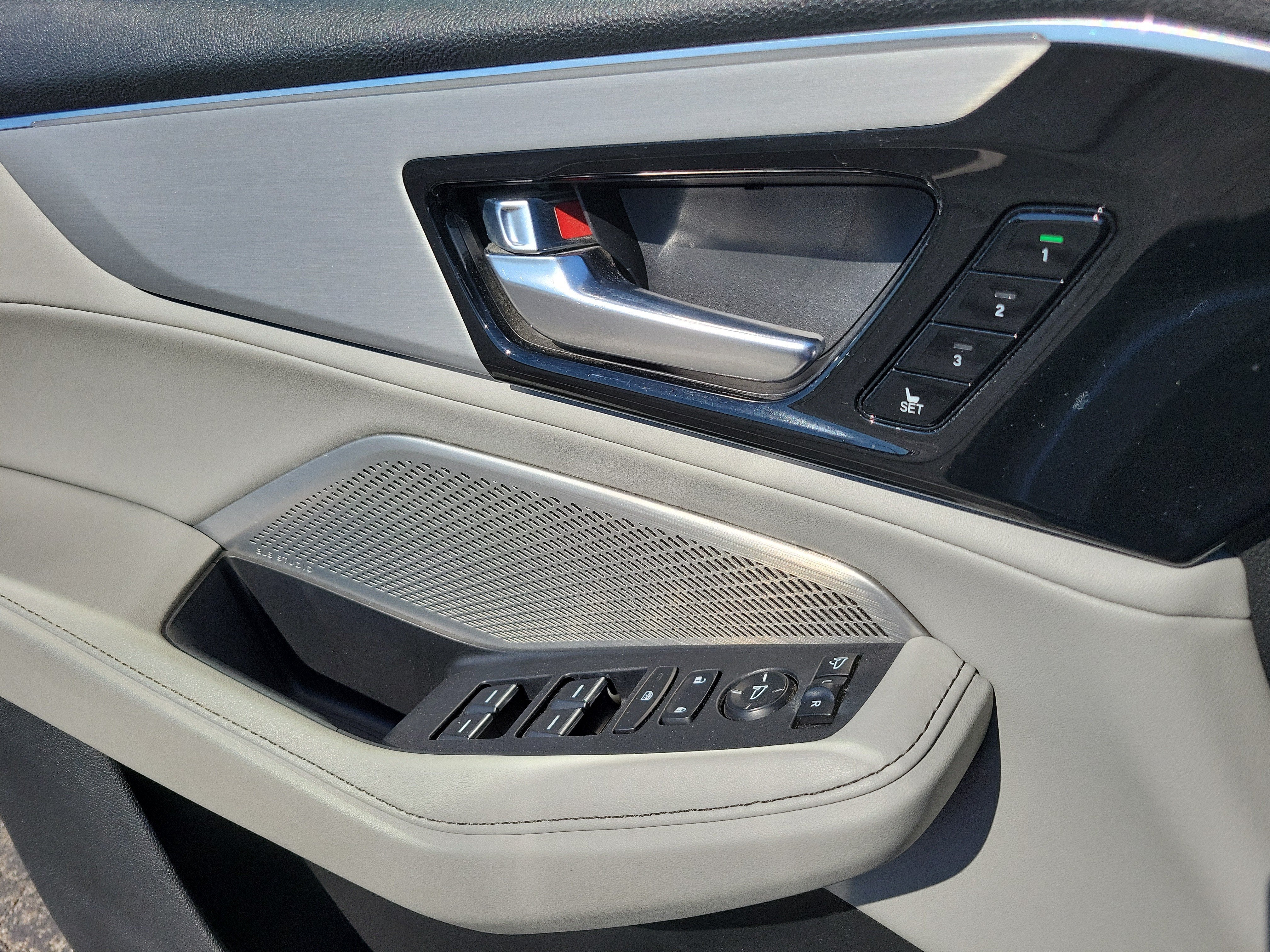 2022 Acura MDX w/Technology Package