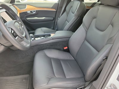 2024 Volvo XC90 Plus Bright Theme