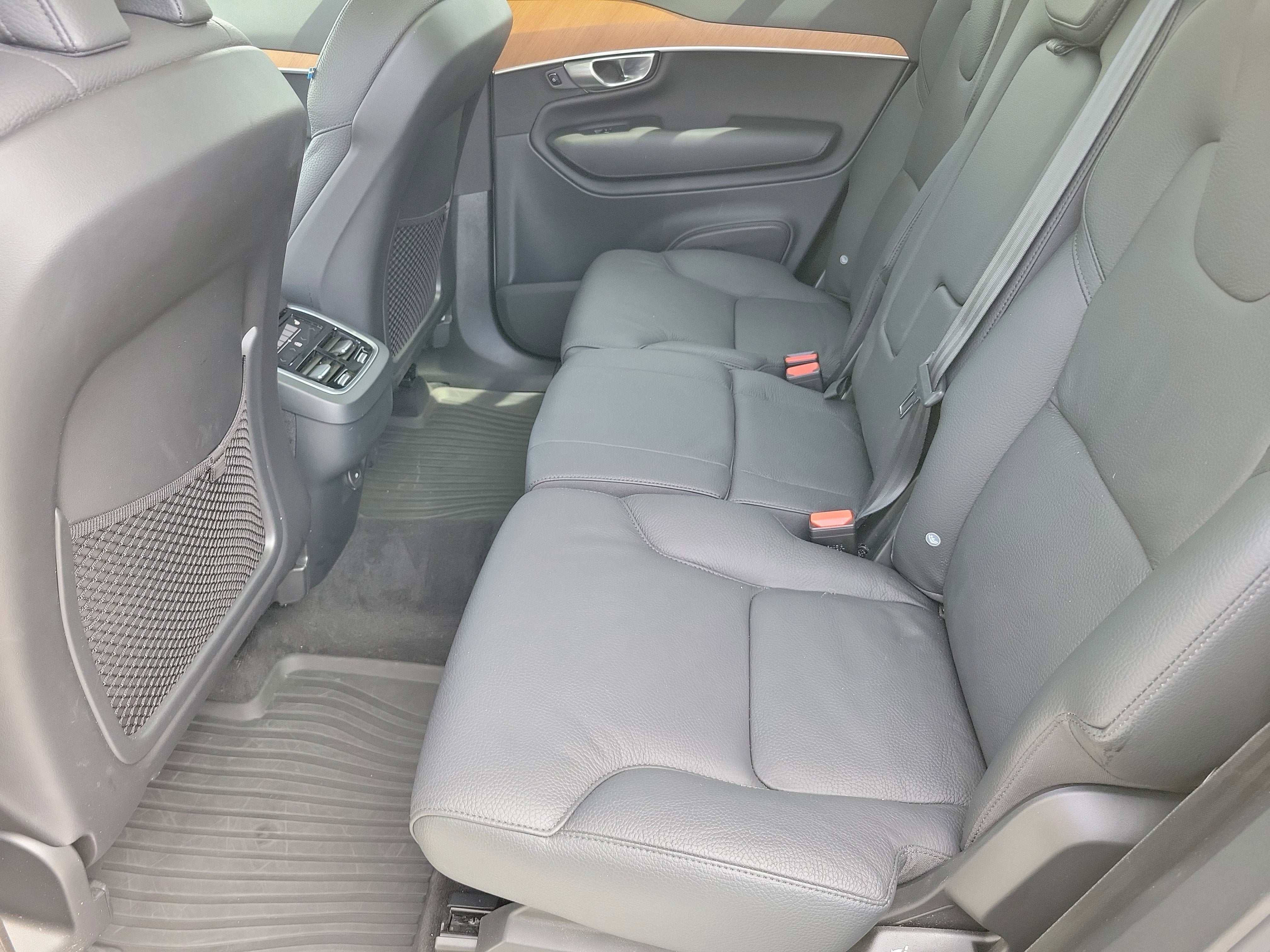 2024 Volvo XC90 Plus Bright Theme