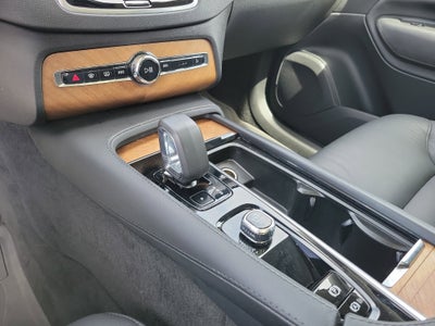 2024 Volvo XC90 Plus Bright Theme