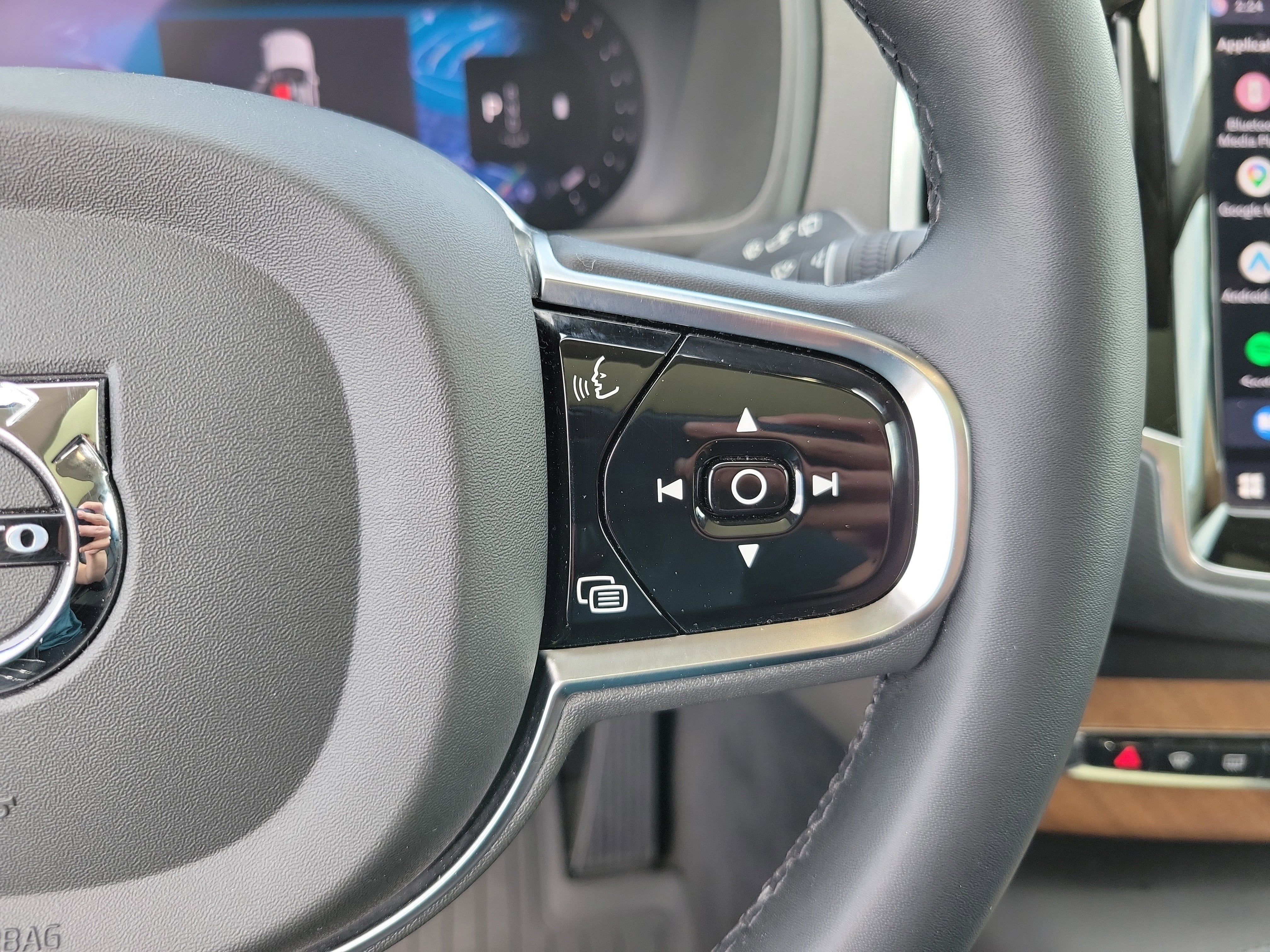2024 Volvo XC90 Plus Bright Theme