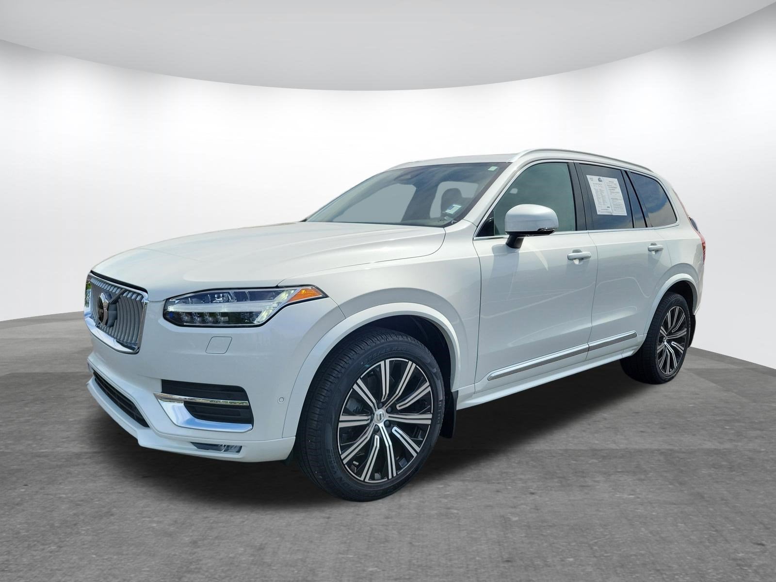 2024 Volvo XC90 Plus Bright Theme