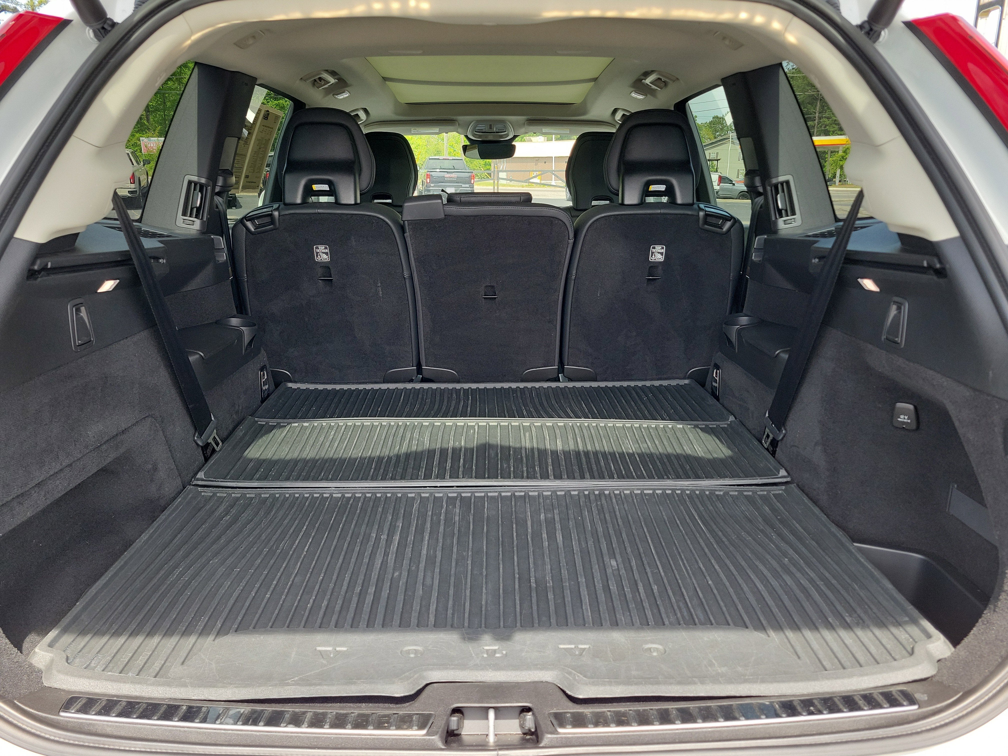 2024 Volvo XC90 Plus Bright Theme